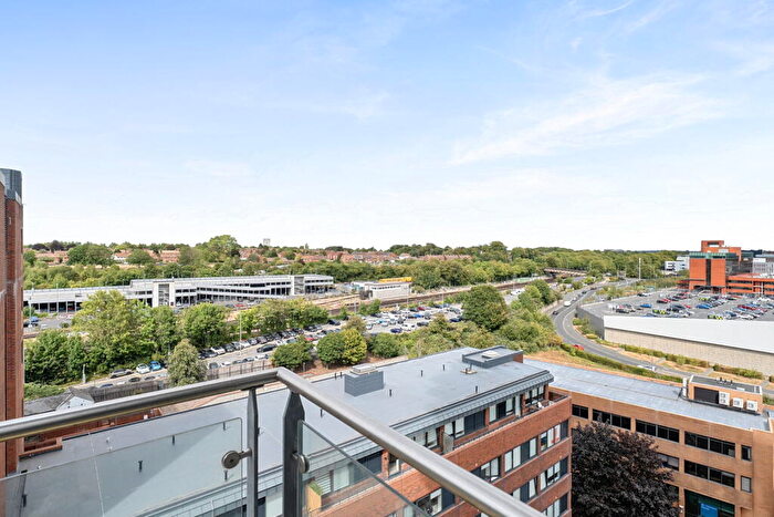 2 Bedroom Flat For Sale In Skyline Plaza, Basingstoke, RG21