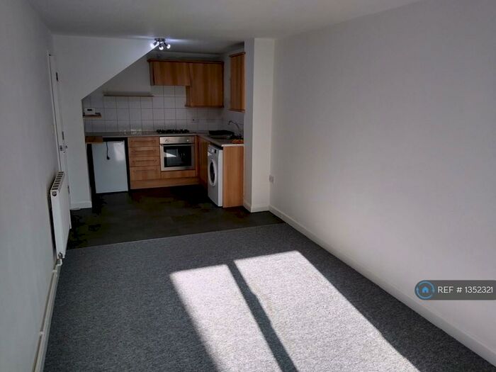 1 Bedroom Flat To Rent In Shirley Road, Southampton, SO15