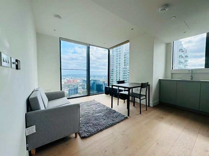 2 Bedroom Flat To Rent In Marsh Wall, London, E14