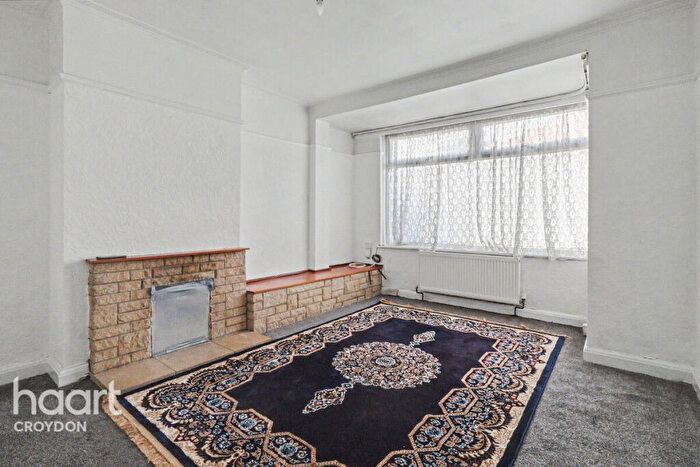 3 Bedroom Terraced House For Sale In Midhurst Avenue, Croydon, CR0