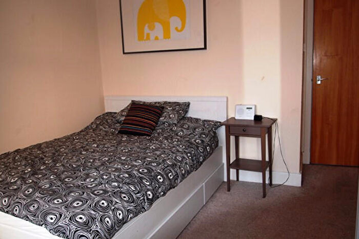 2 Bedroom Flat To Rent In Brechin Street, Kelvingrove, Glasgow, Lanarkshire, G3
