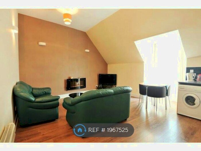 2 Bedroom Flat To Rent In Market Street, Aberdeen, AB11