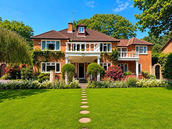 6 Bedroom Detached House For Sale In Lakeside Drive, Stoke Poges, Slough, SL2