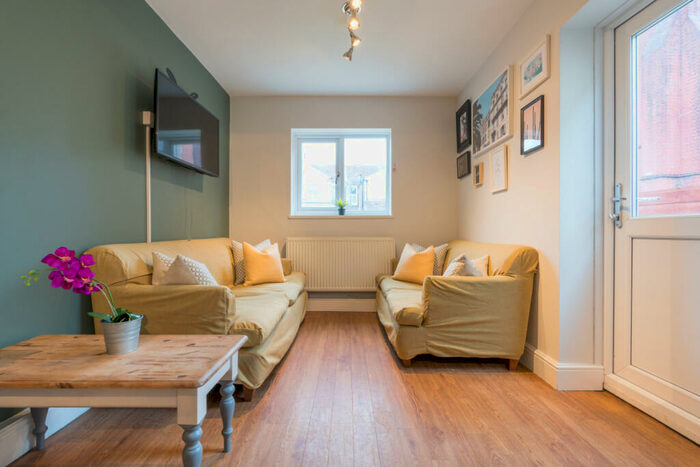 7 Bedroom Terraced House To Rent In Fawcett Road, Portsmouth, PO4