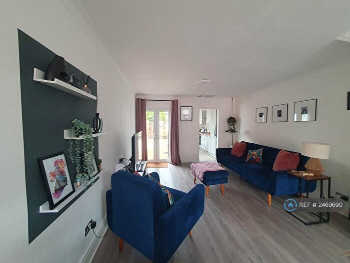 2 Bedroom Terraced House To Rent In Chelmsford Road, Stockport, SK3