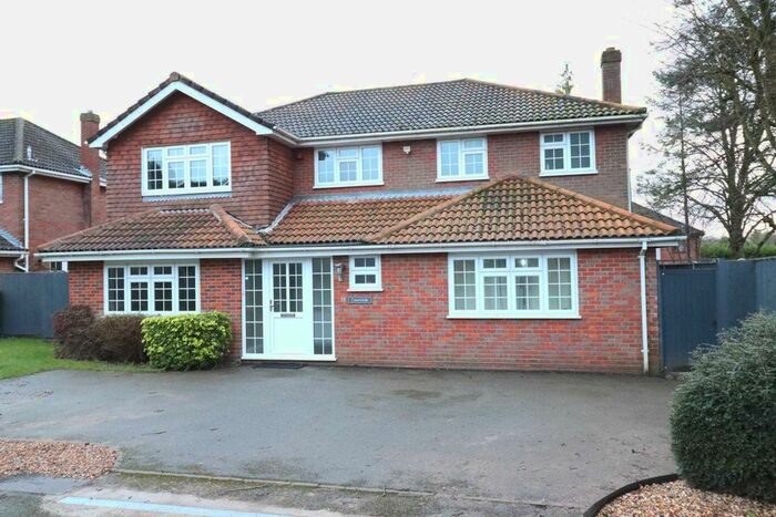 5 Bedroom Detached House To Rent In Marlow Hill, High Wycombe, HP11