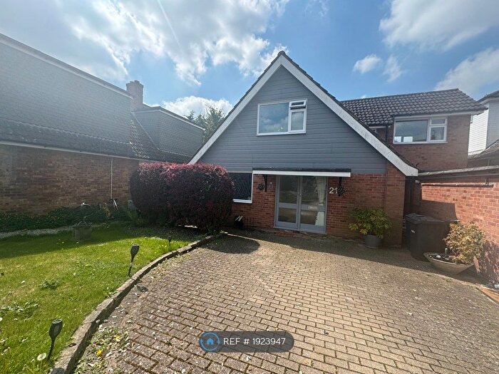 4 Bedroom Detached House To Rent In Andrews Way, Marlow Bottom, SL7
