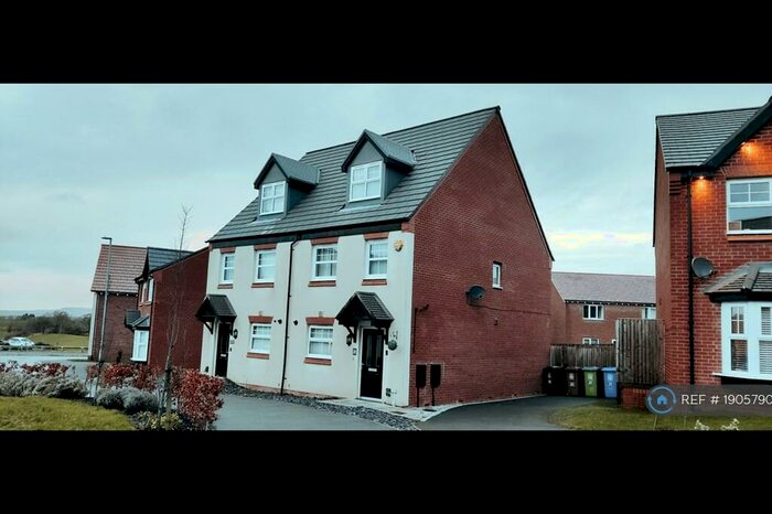 3 Bedroom Semi-Detached House To Rent In Kirkfell Drive, Middleton, Manchester, M24