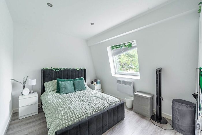 1 Bedroom Flat To Rent In Shaftesbury Avenue, Harrow, HA3