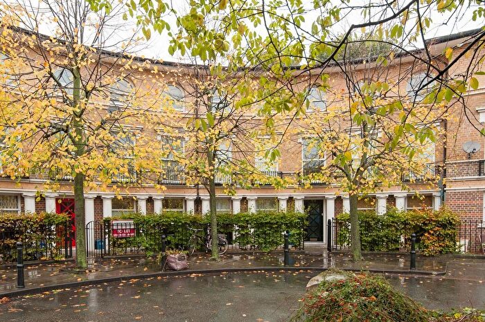 2 Bedroom Apartment To Rent In Mothers Square, Hackney, E5
