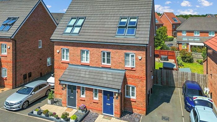 3 Bedroom Semi-detached House For Sale In Grassendale, St. Helens, WA9