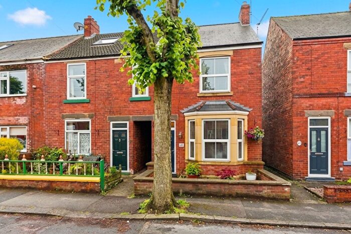 4 Bedroom End Of Terrace House For Sale In Kent Street, Chesterfield, S41