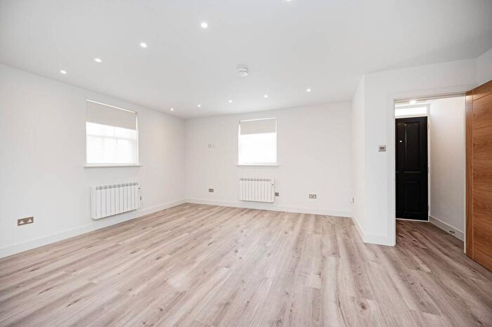 2 Bedroom Flat To Rent In Kirkwall Place, , Tower Hamlets, London, E2