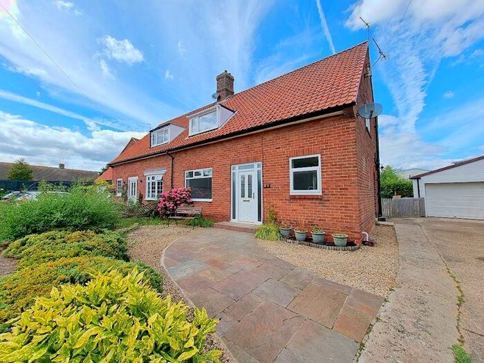 3 Bedroom Semi-Detached House To Rent In Thornhill Road, Ponteland, NE20