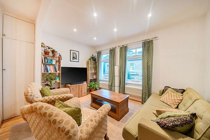 4 Bedroom Flat For Sale In Wadham Road, Putney, London, SW15
