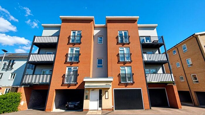 2 Bedroom Flat To Rent In The Chase, Grays, Essex, RM20