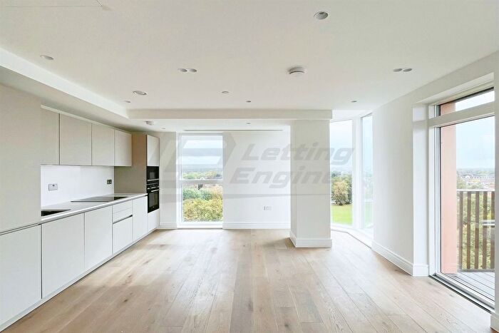2 Bedroom Flat To Rent In Empire House, Chiswick High Road, W4