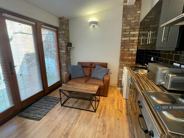 1 Bedroom Flat To Rent In Windsor Road, King's Lynn, PE30