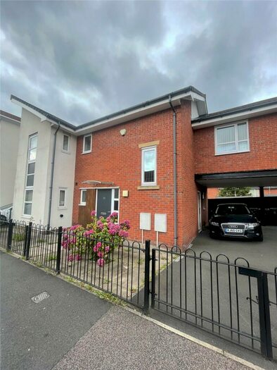 4 Bedroom Terraced House To Rent In Marlborough Street, Oldham, Greater Manchester, OL4
