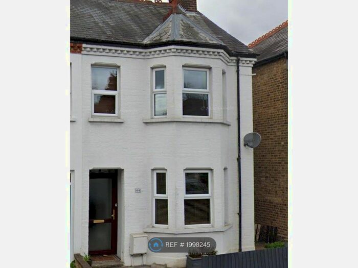 4 Bedroom Semi-Detached House To Rent In Hatfield Road, Potters Bar, EN6
