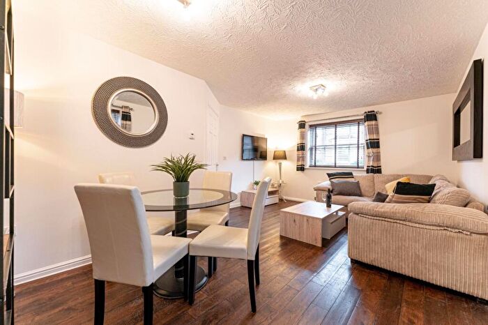 2 Bedroom Apartment To Rent In New Road, Solihull, B91