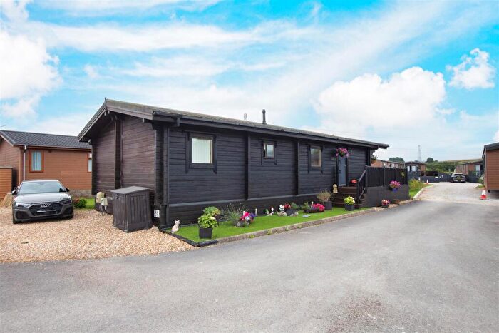 3 Bedroom Park Home For Sale In Long Dales Lane, Nether Kellet, LA6