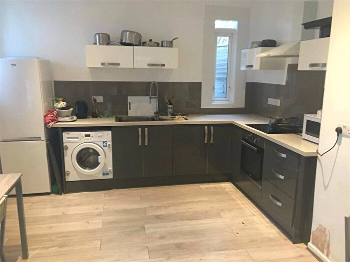 5 Bedroom Maisonette To Rent In Christchurch Road, Bournemouth, BH7