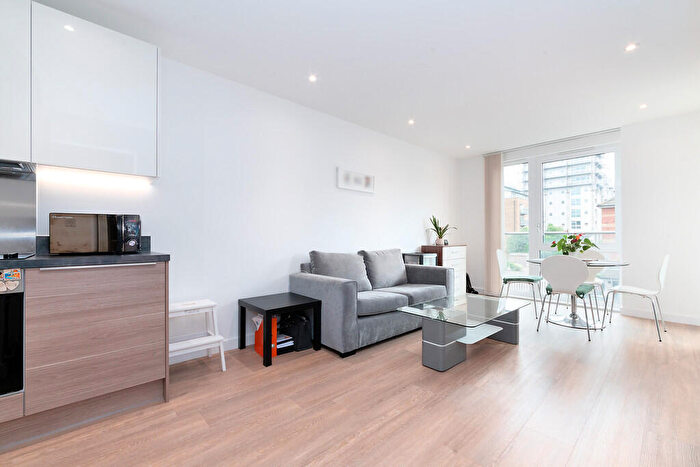 1 Bedroom Apartment To Rent In Quinton Court, Marine Wharf, SE16