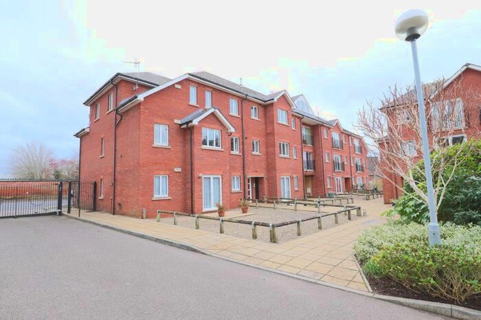 2 Bedroom Flat To Rent In Barrack Road, St. Leonards, Exeter, EX2
