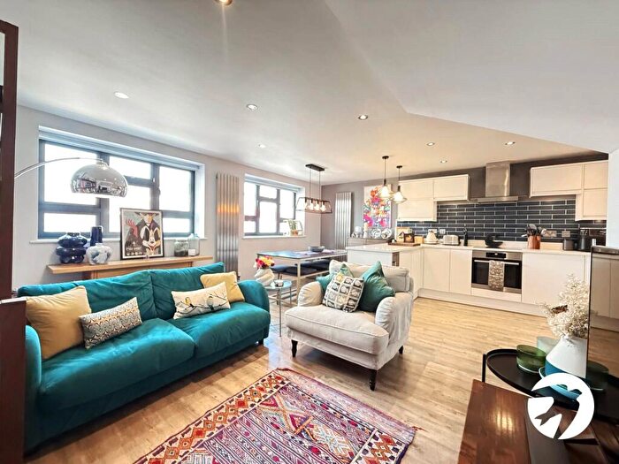 2 Bedroom Flat For Sale In Lewisham High Street, London, SE13