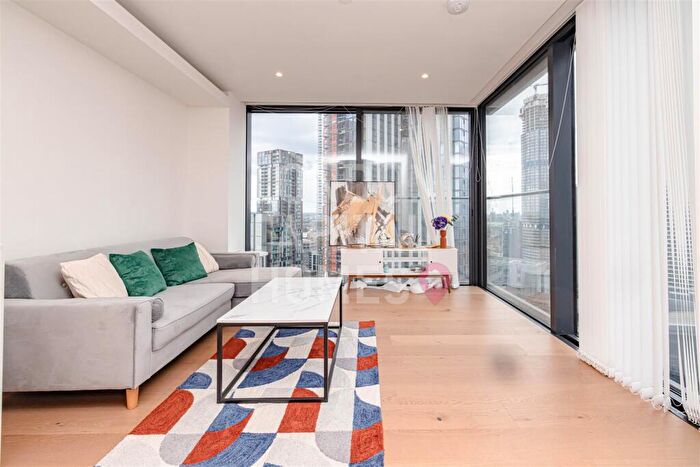 2 Bedroom Apartment To Rent In Hampton Tower, Marsh Wall, London, Canary Wharf, E14