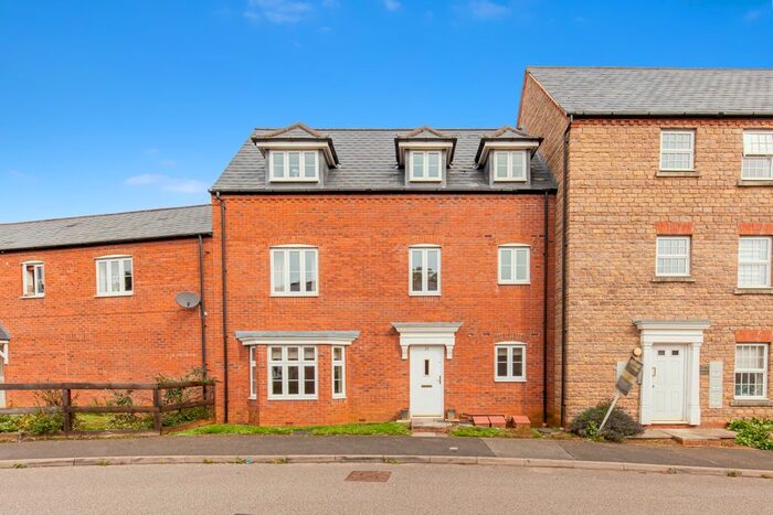 2 Bedroom Flat For Sale In Winter Gardens Way, Banbury, OX16