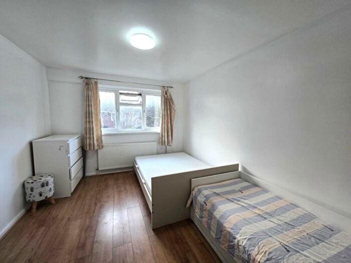 5 Bedroom End Of Terrace House To Rent In Crane Close, Dagenham, RM10
