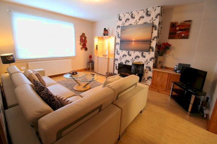 2 Bedroom Flat To Rent In Auchinyell Gardens, Garthdee, AB10