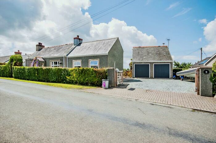 4 Bedroom Semi-Detached House For Sale In Lawrenny Road, Cresselly, Kilgetty, Pembrokeshire, SA68