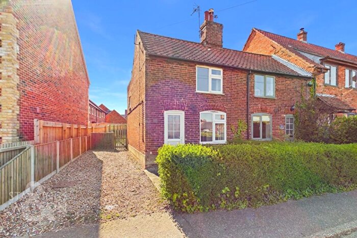 2 Bedroom Semi-Detached House For Sale In The Green, Freethorpe, Norwich, NR13