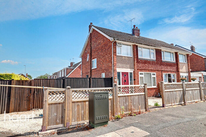 3 Bedroom Semi-Detached House For Sale In Conway Road, Nottingham, NG15