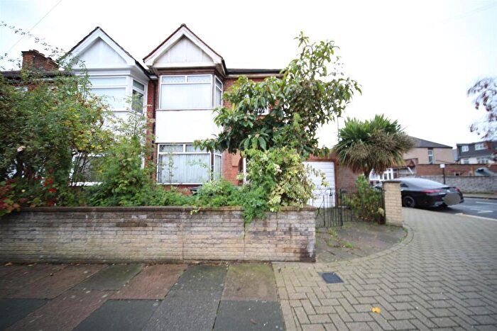 3 Bedroom Semi Detached House For Sale In Stirling Road, London, N22