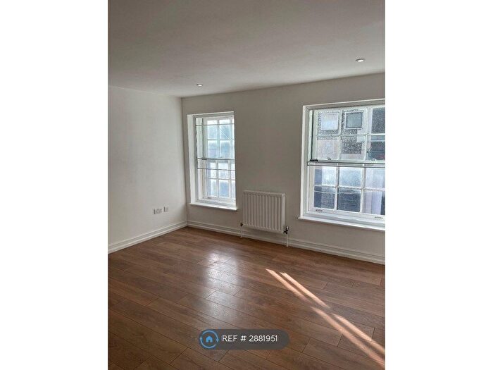 1 Bedroom Flat To Rent In Bank St, Maidstone, ME14