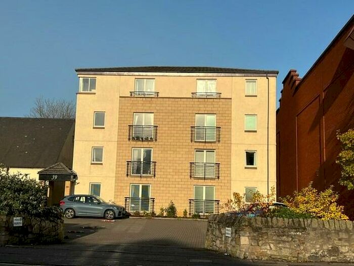 3 Bedroom Flat To Rent In Comely Bank, Edinburgh, EH4