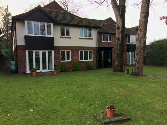 2 Bedroom Flat To Rent In Flat 3, 221 Main Road, Biggin Hill, Westerham TN16