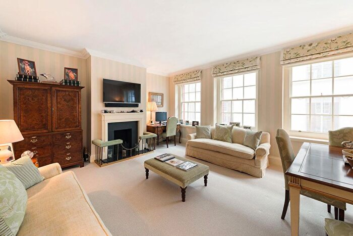 1 Bedroom Flat To Rent In St. James's Street, London, SW1A
