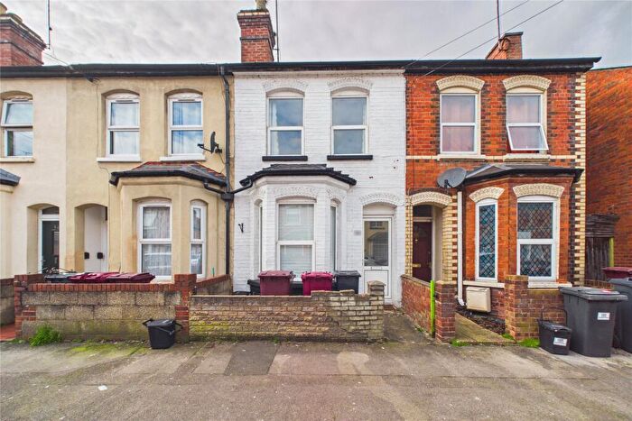 3 Bedroom Terraced House For Sale In Belmont Road, Reading, Berkshire, RG30