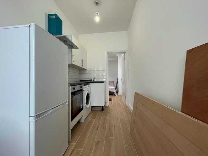 Studio To Rent In Church Lane, London, NW9