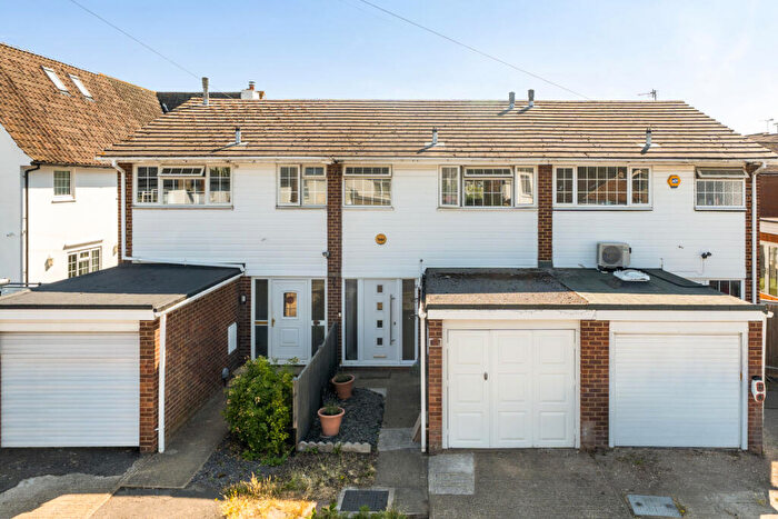 3 Bedroom Terraced House For Sale In Chertsey Road, Byfleet, Surrey, KT14