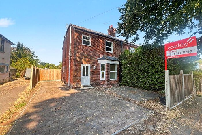 3 Bedroom Semi-Detached House For Sale In Boyatt Wood, SO50