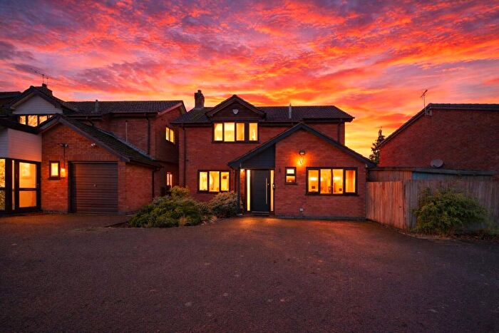 4 Bedroom Detached House For Sale In Weddington Road, Nuneaton, Warwickshire, CV10