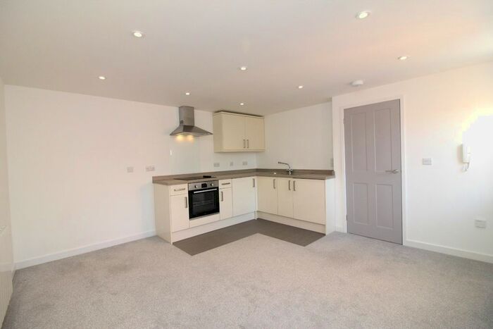 1 Bedroom Flat To Rent In Riva House, Strand Hill, Dawlish, EX7