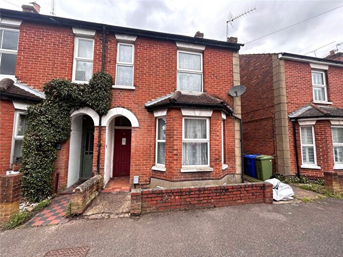 3 Bedroom Semi Detached House For Sale In Coleman Road, Aldershot, Hampshire, GU12
