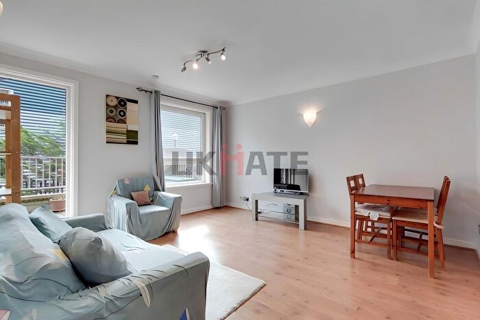1 Bedroom Flat To Rent In Parking Lot, Homer Drive, London, E14